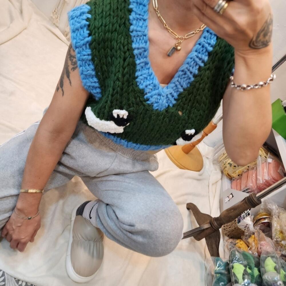 숏베스트 여자 여성 겨울 숏 핸드메이드 크롭 베스트 니트 풀오버 조끼 귀여운 85,600원