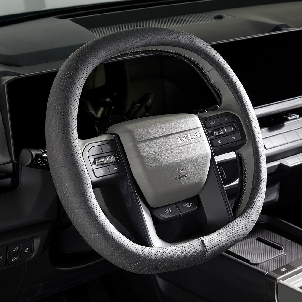 메이튼 기아 디올뉴 셀토스 전용 가죽 핸들커버, 스모키블랙 14,900원