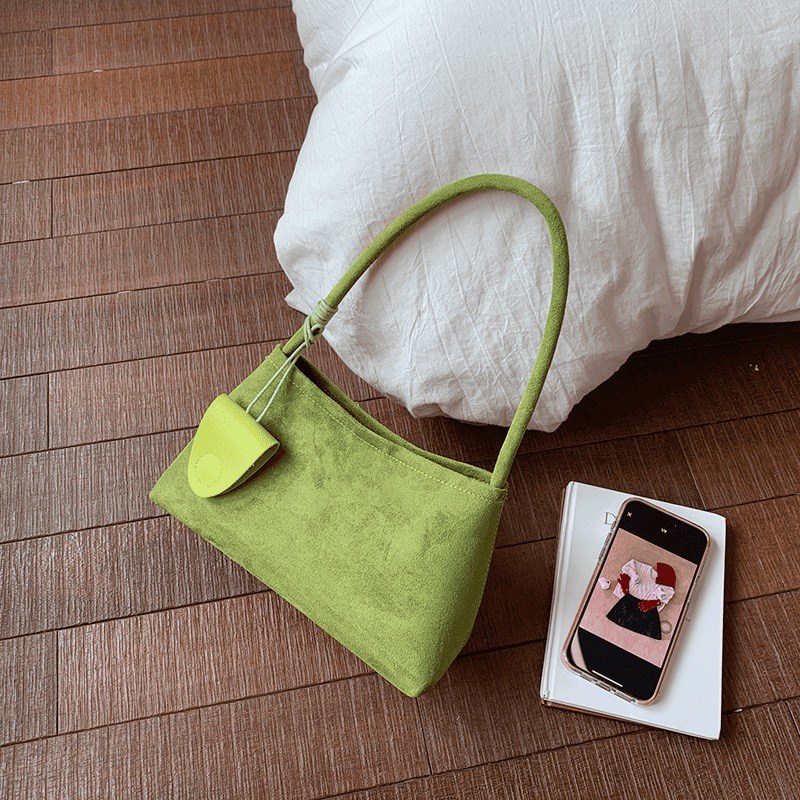 굿도우 여성 스웨이드 미니 숄더백 15,800원