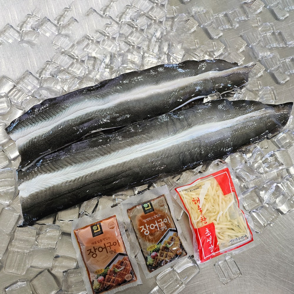 금메달농수산 산지직송 국내산 고창 대왕 민물장어, 4개, 원물900g(손질후600g 내외) 1미+소스 117,600원