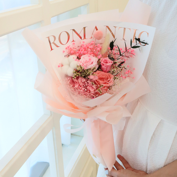 모리앤 생화 로맨틱 장미 3송이 프리저브드 조명 꽃다발 + 기프트쇼핑백 세트, 로맨틱핑크, 1개 31,800원