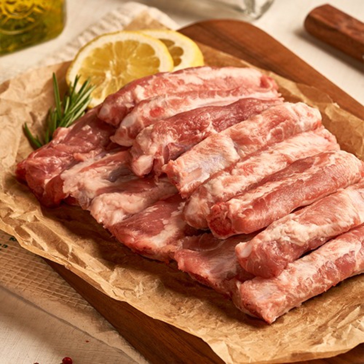 하늘돼지 국내산 못난이 생쪽갈비 3kg 1등급 이상 돼지고기 등갈비 찜갈비 한돈, 3kg, 1개 24,300원