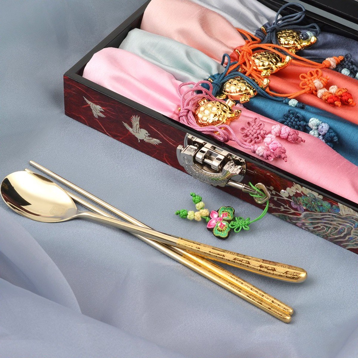 H.JIN 나전칠기 백수백복 진공 티타늄금수저 홈세트 / 상견례숟가락 상견례유기수저 상견례티타늄수저세트 상조보험 선생님출산선물 소규모돌답례품유기, 수저세트, 1세트 348,000원