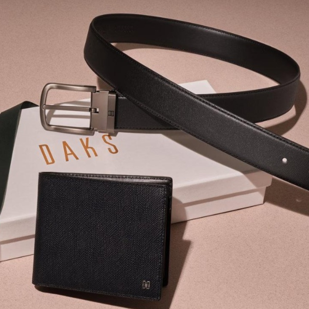 닥스 [플랜스토리] 닥스가죽지갑, 남성지갑,아빠선물, 백화점정품,선물포장  블랙 단색 소가죽 지갑 벨트 세트 (DBWA5F982BK) 261,800원