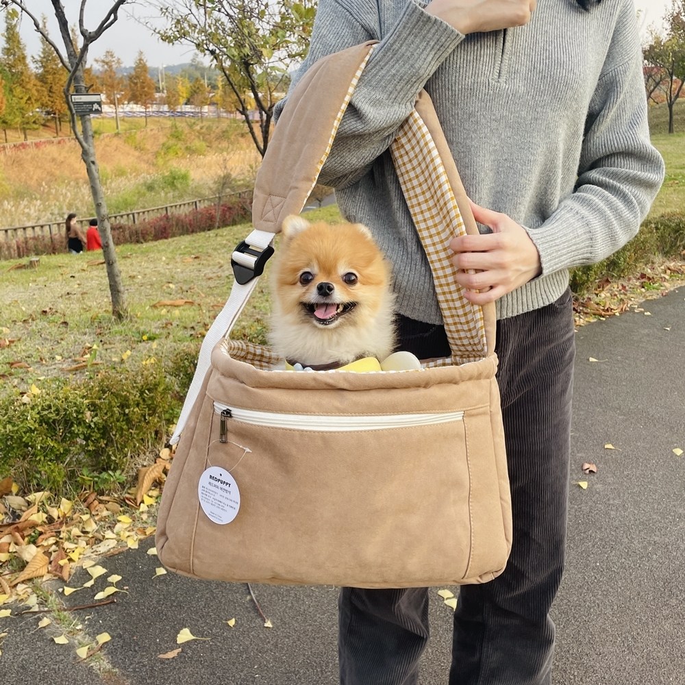 가을이네 강아지 슬링백 오코덱스원단 단단한밑판 소형견 이동장 애견 숄더백, 1개 68,400원