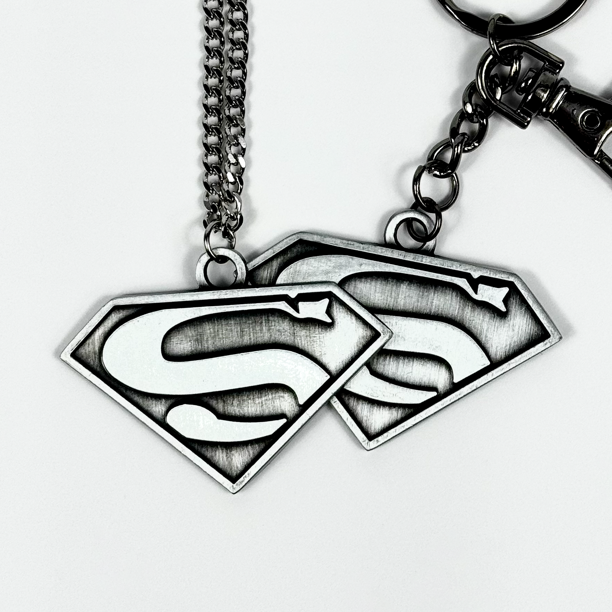 써지컬스틸 리프리스트 슈퍼맨 보디빌더 헬스 헬창 남자 이니셜 팬던트 보디빌딩 목걸이 19,900원