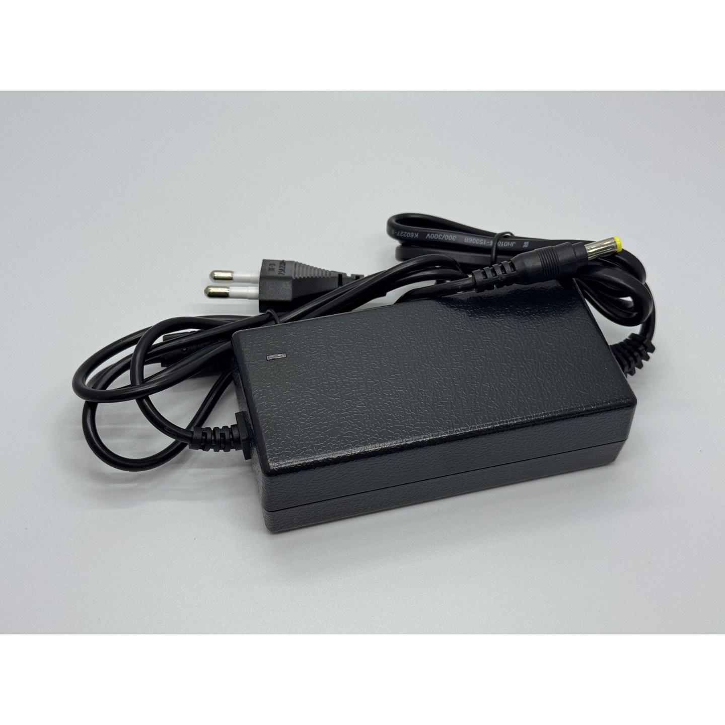 국산 AC220V DC 24V 2.5A 코드일체형 어댑터 (외경:5.5mm 내경:2.5mm), 1개 9,700원