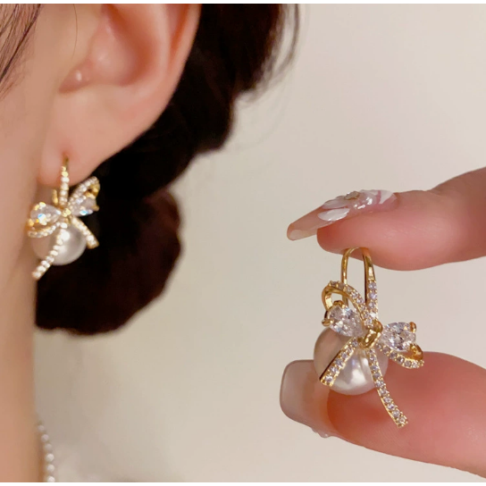 Lunire 18K 도금 천연 담수 진주 다이아몬드 조각 여성 나비 귀걸이입니다 진주 리본 드롭 귀걸이 발암물질이 없고, 퇴색되지 않습니다 77,000원