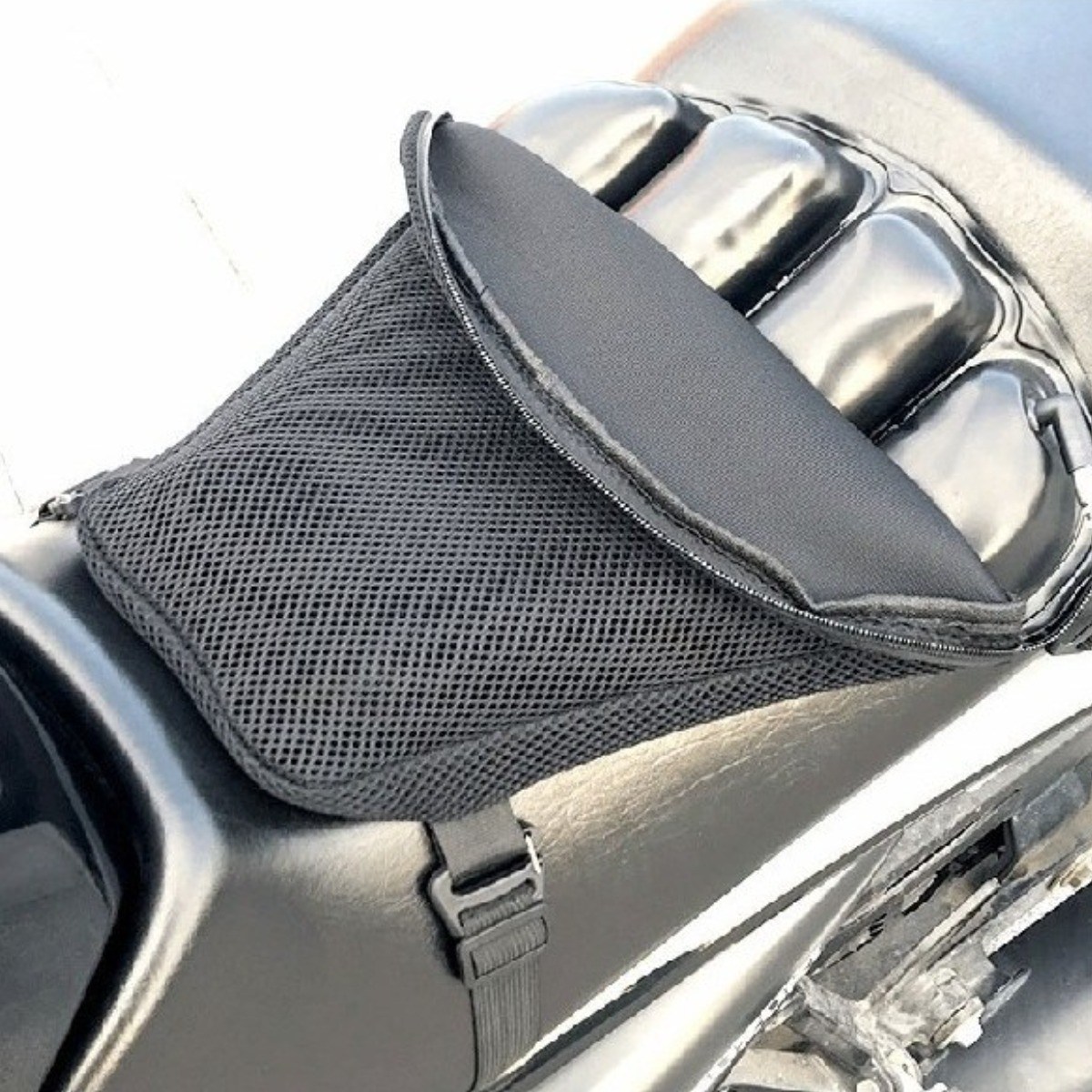 체리스팟 오토바이 안장 바이크 에어쿠션 3D 입체형 방석 밴드형, 1개, 블랙 24,040원