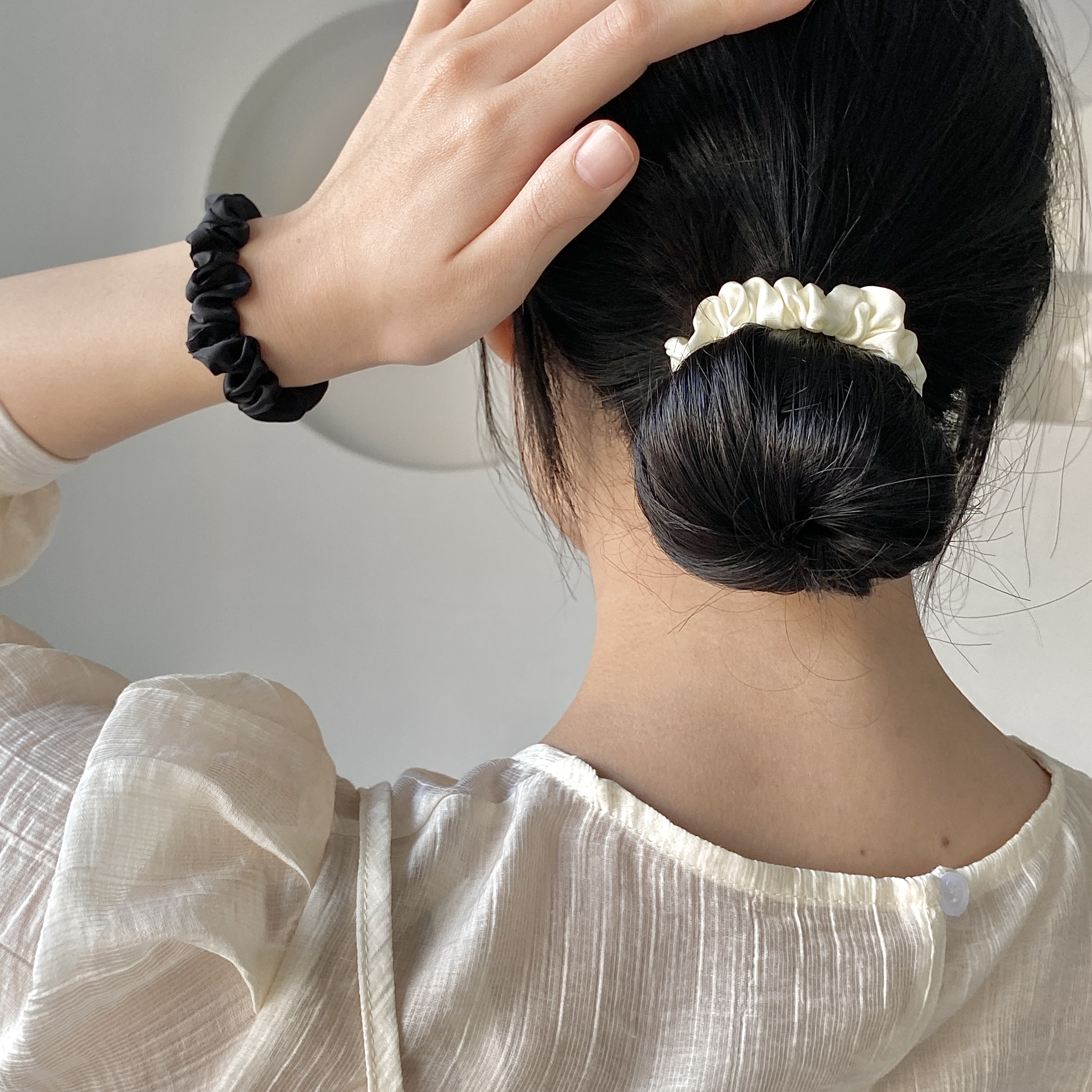 스타일플래닛 베이직 새틴 스크런치 2종 x 2p 세트 3,990원