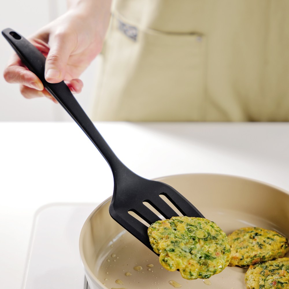 국산 실리콘 조리도구 블랙 뒤집개, 블랙, 1개 9,800원