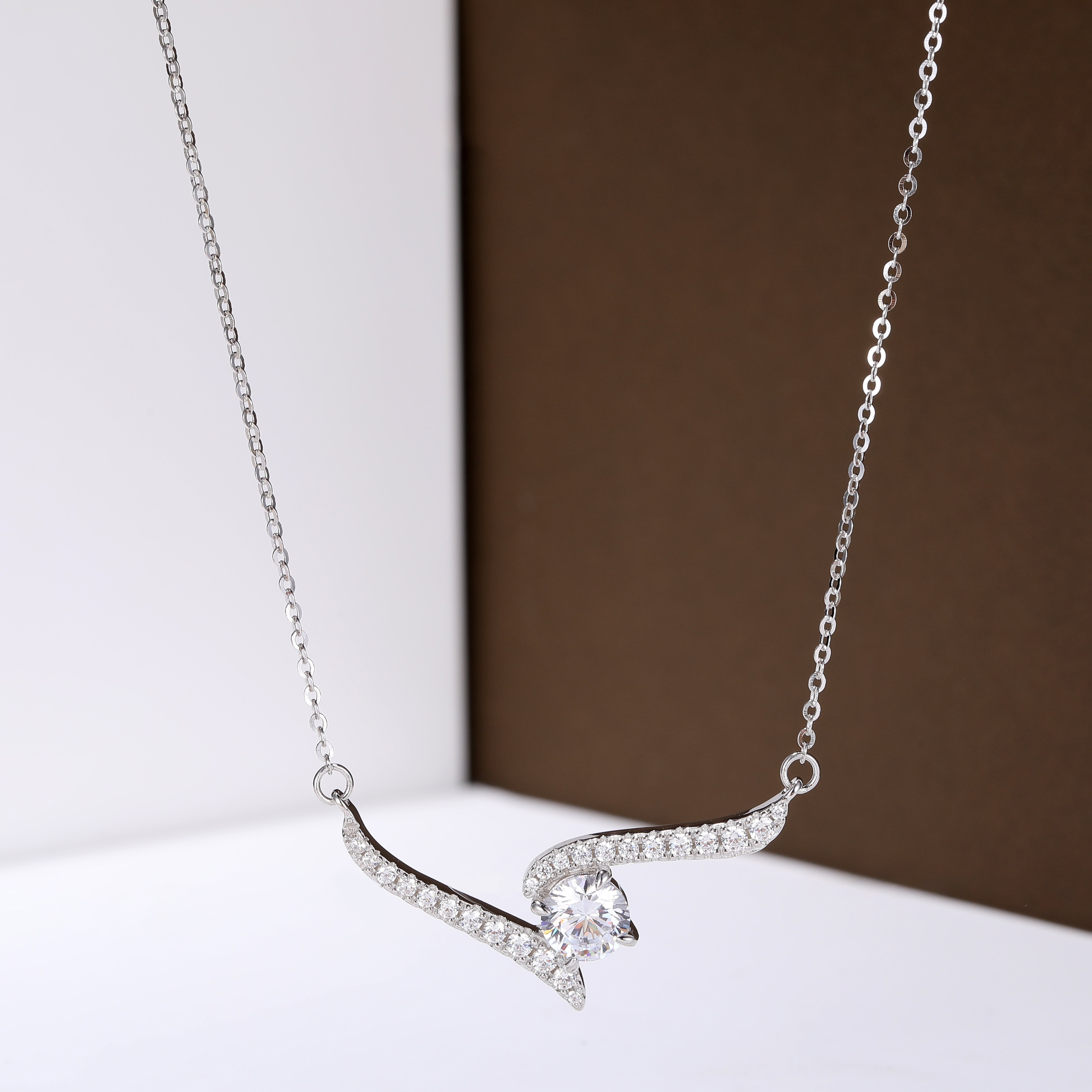 S925 실버 물결 라인 모이사나이트 목걸이 1캐럿 14K/18K 도금 우아한 데일리 선물 GRA 인증 128,800원