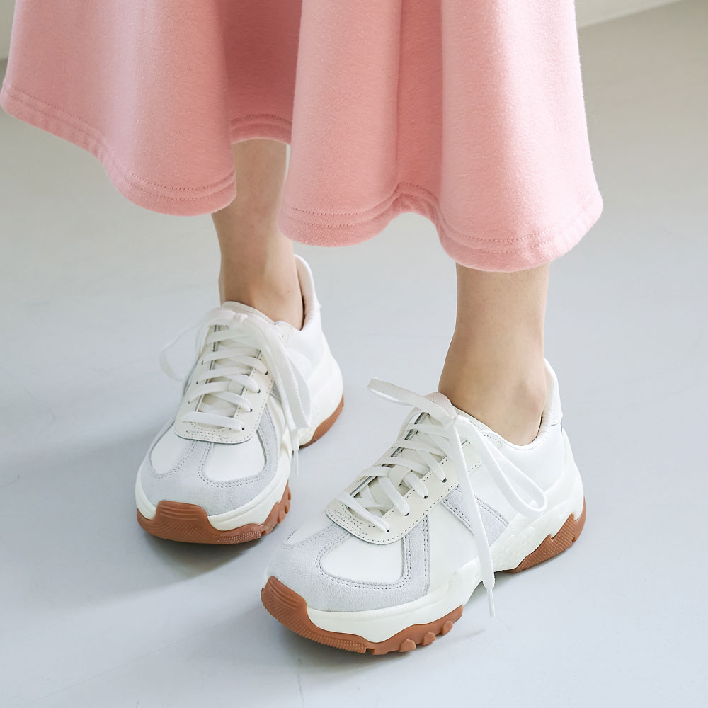 에스유니 스웨이드 배색 여성용 어글리 슈즈 통굽 5.5cm 키높이 운동화 45,900원