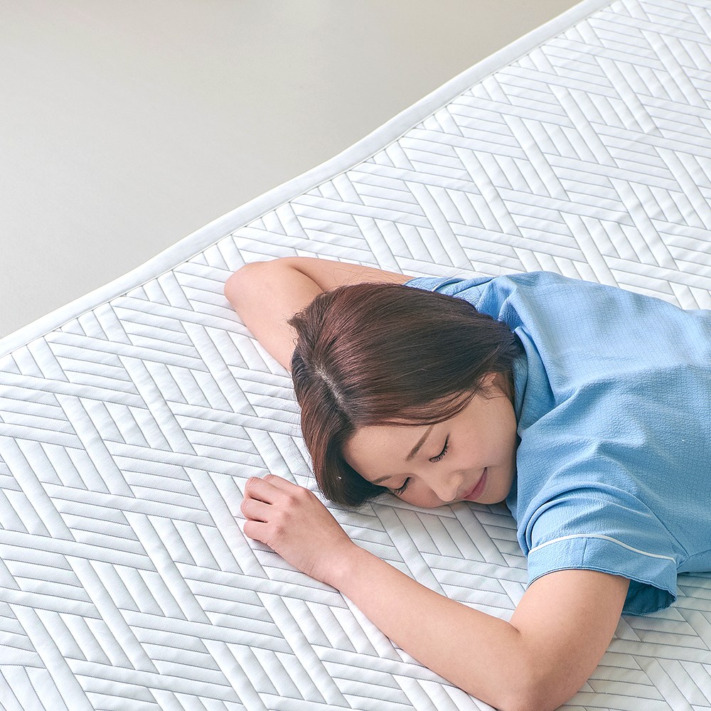 곰표쿨베어 국내생산 프리즌 여름 차가운 냉감패드 고정밴드 쿨매트, 화이트 56,900원