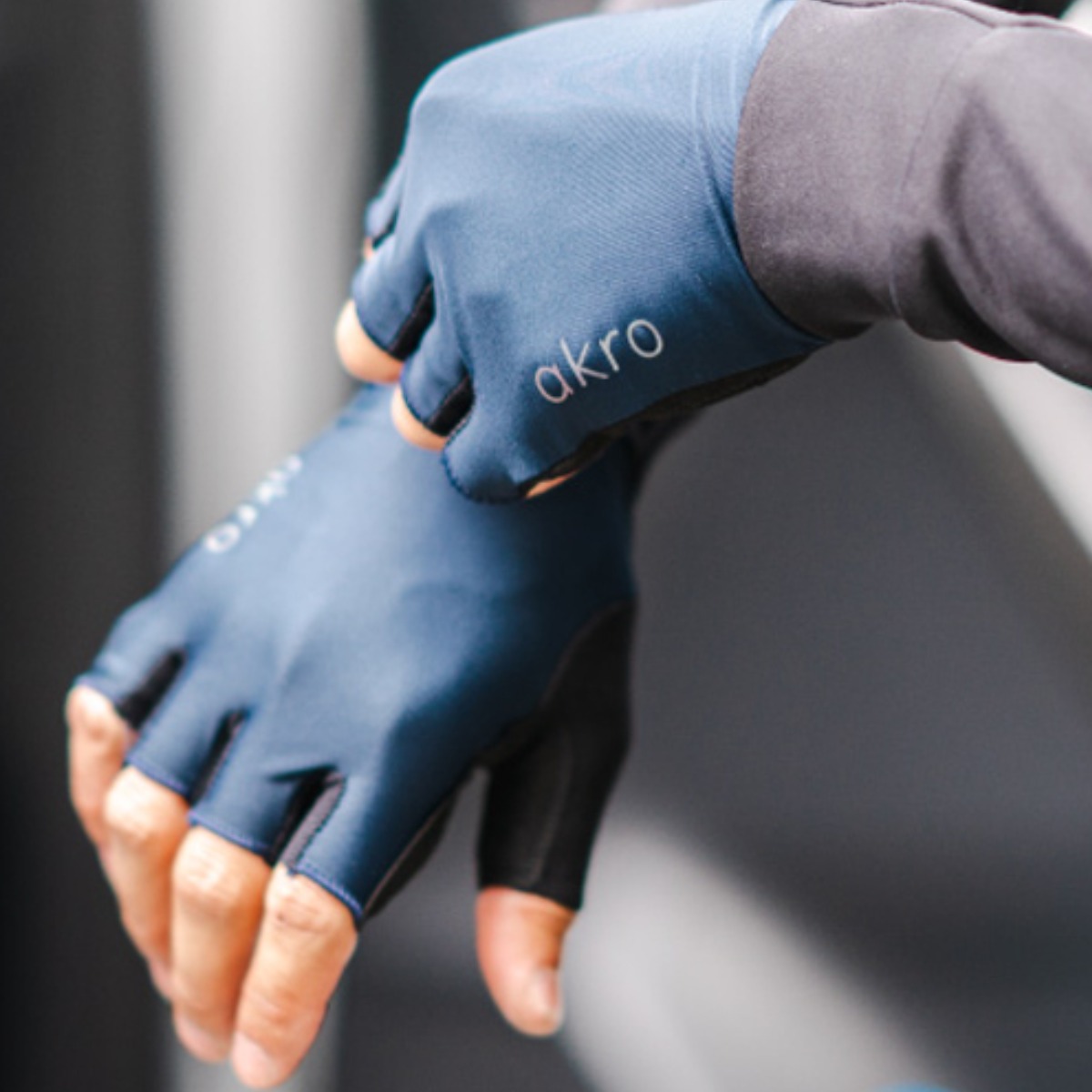 아크로 자전거 반장갑 라이딩장갑, 네이비, 1개 27,780원