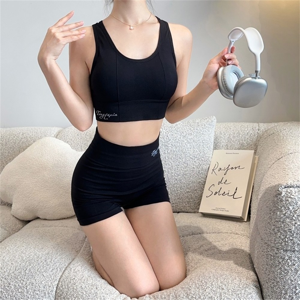 Vezri 여성 운동복 요가 필리테스 트레이닝복 상히의 세트 브라탑+3부팬츠 14,000원