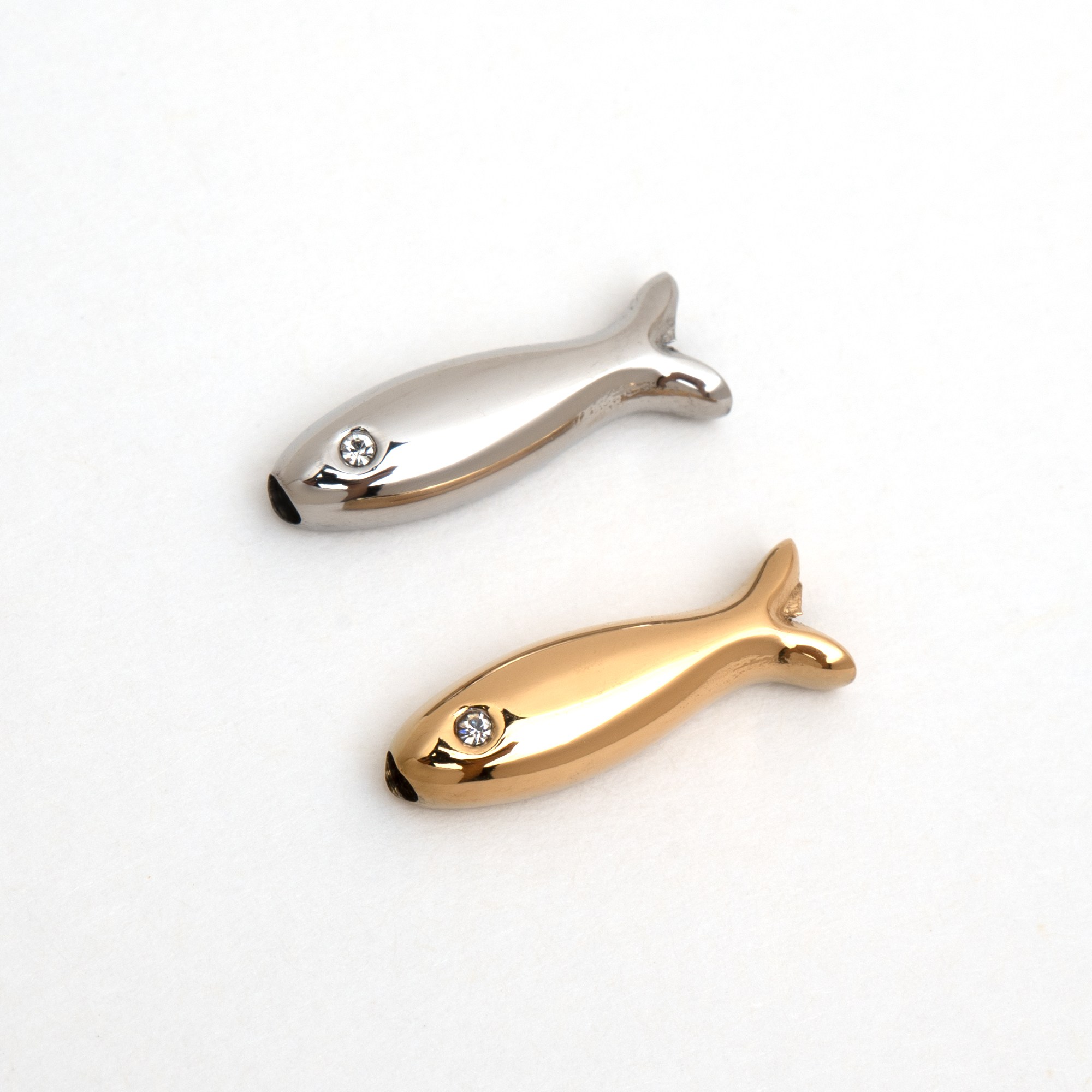 [엔비즈] 써지컬스틸 큐빅눈 물고기 통과형 16x5mm 써지컬스틸 악세사리 참 장식 2,200원