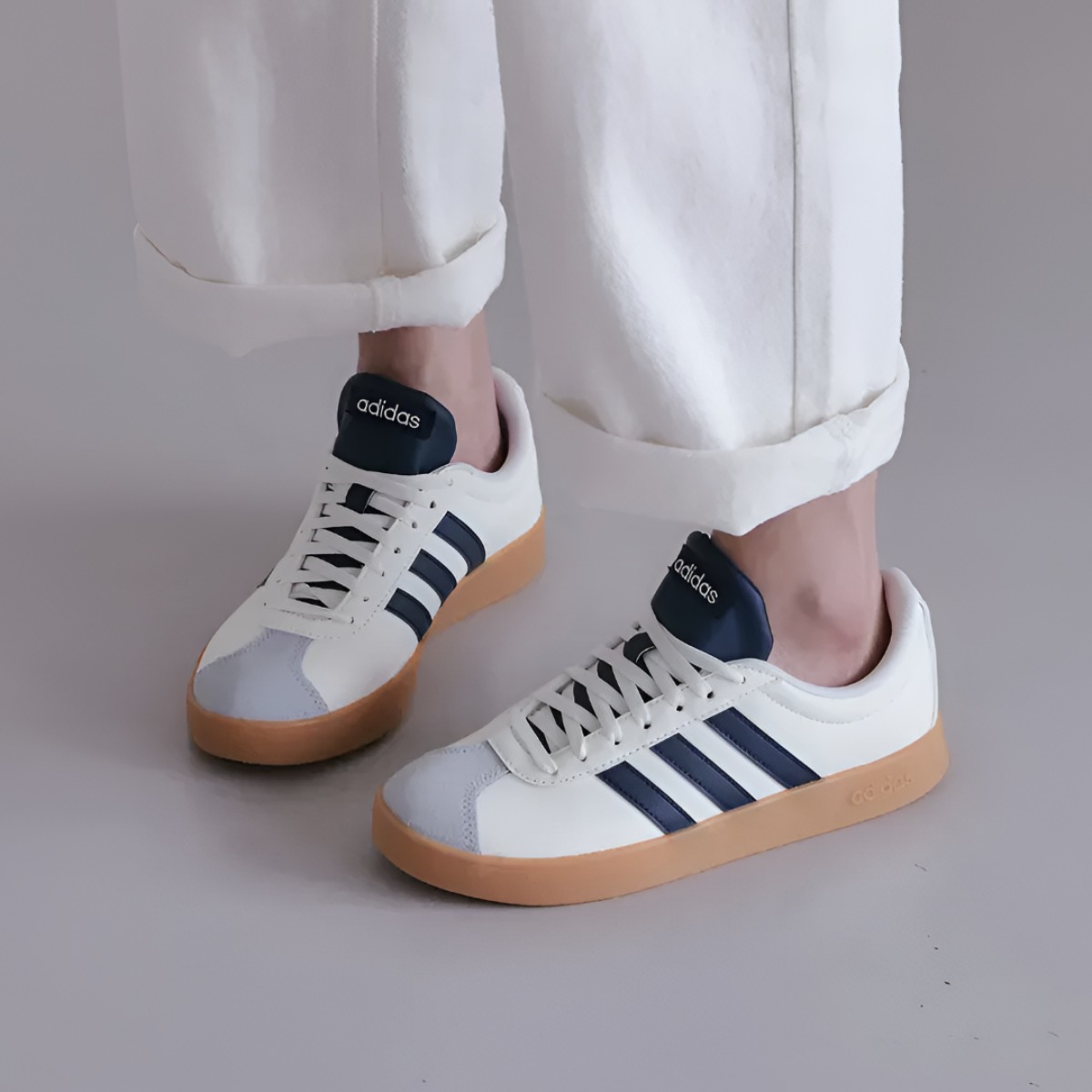 아디다스 VL 코트 베이스 남녀공용 발편한 데일리 스웨이드 스니커즈 단화 학생 운동화 아치깔창 추가구성 64,900원