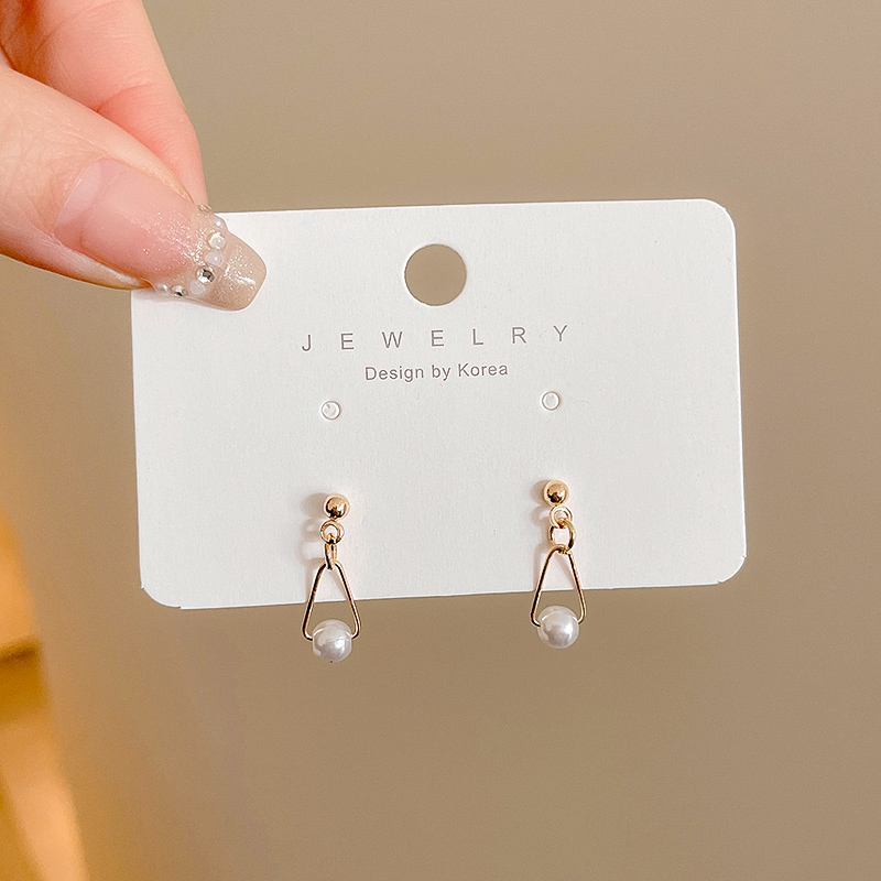 도니주니 럭셔리 포인트 진주 귀걸이 5,900원