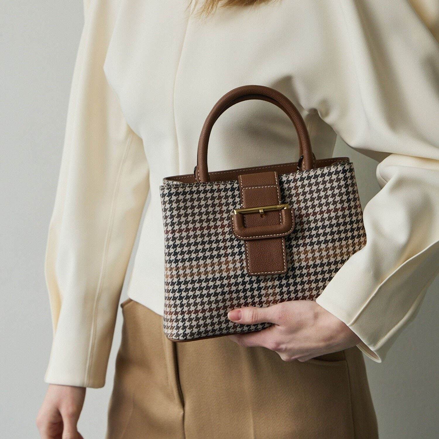 [국내백화점] 닥스 토트백 가죽가방 가죽 와이프선물 세련된 쇼퍼백 크로스백 보부상가방 422,860원