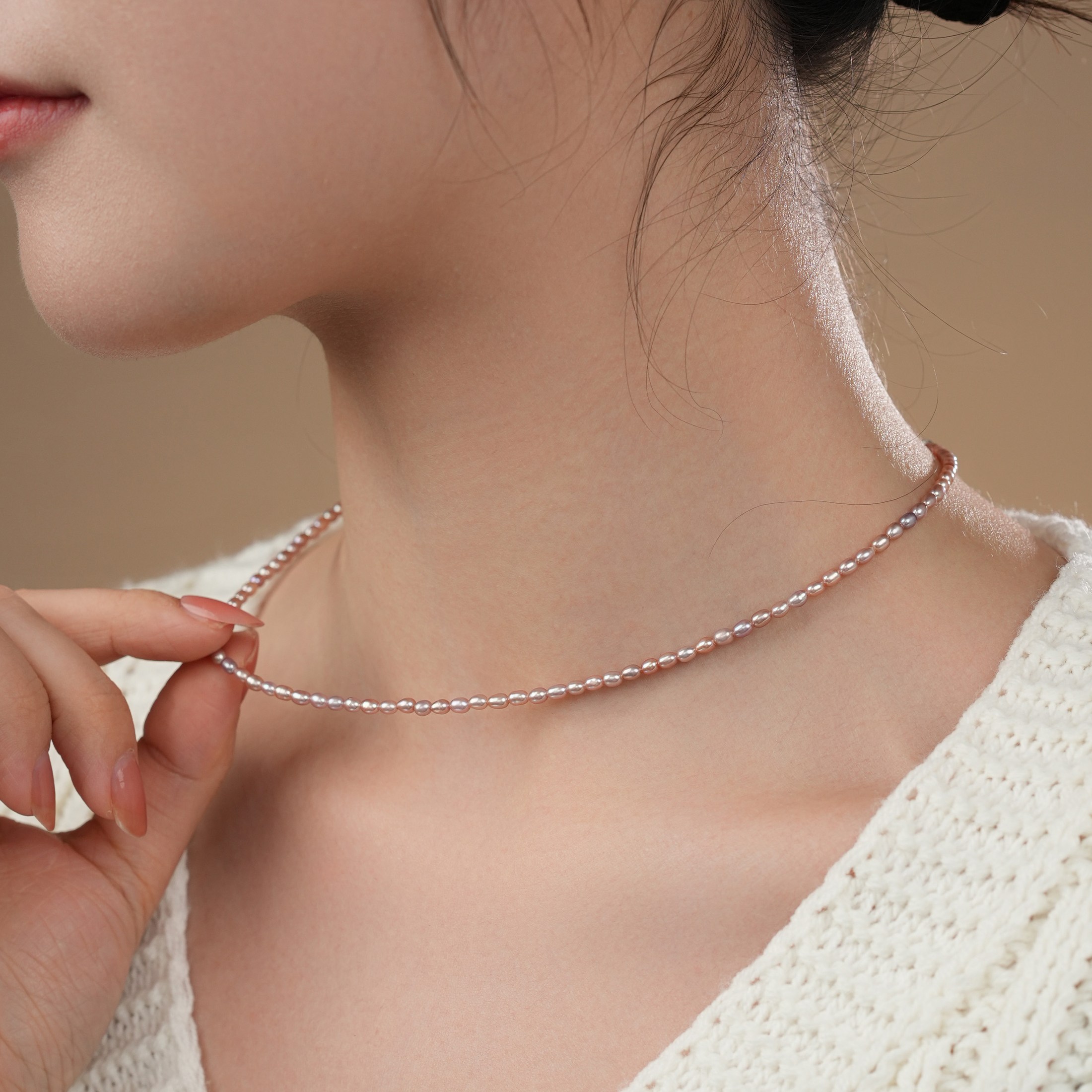 Dara 세련된 퍼플 담수진주 목걸이 S925 실버 씨없는 미니좁쌀 강광 여성 선물 주얼리 26,000원