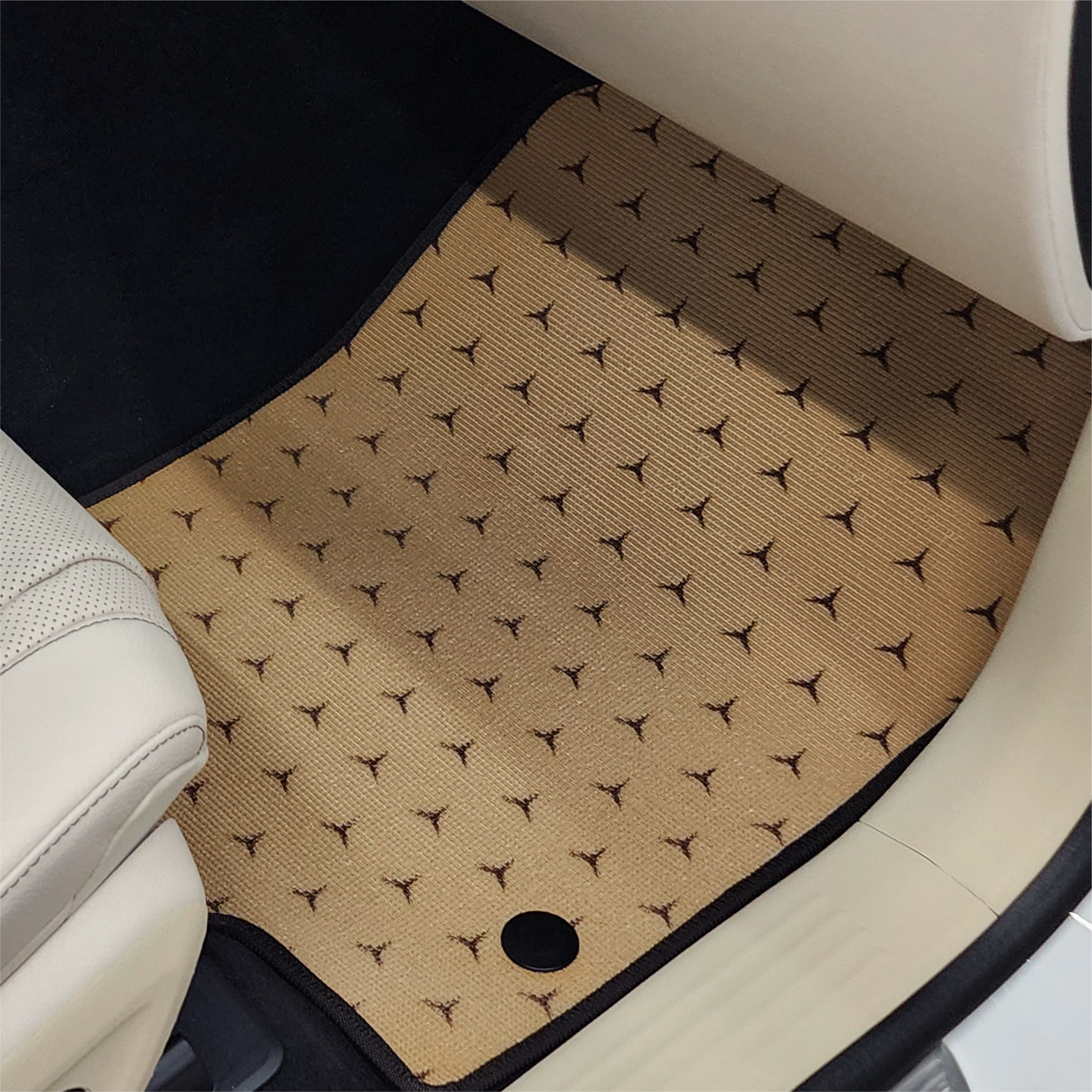 독스피아 벤츠 호환 스타패턴 카매트 시트 색상 맞춤 E300 W214 W213 GLE GLC GLS 자동차매트 1열+2열 또는 트렁크매트(타사 차종 가능), 카탈리나 베이지+패턴 01 126,900원