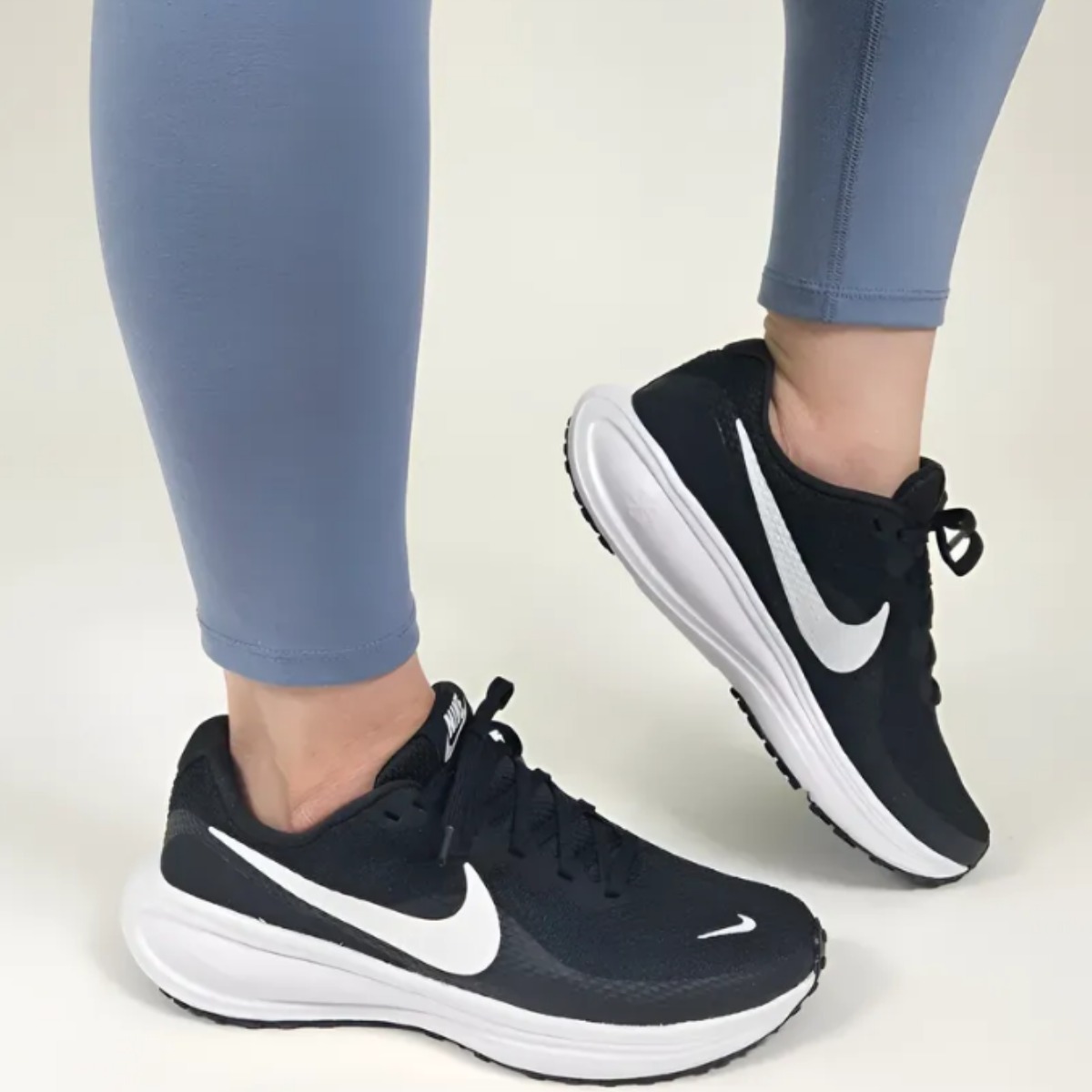 [국내정품 오늘출발] 나이키 레볼루션 8 남성 여성 발편한 운동화 런닝화 러닝화 헬스 (에스위즈 발목양말증정) 64,700원