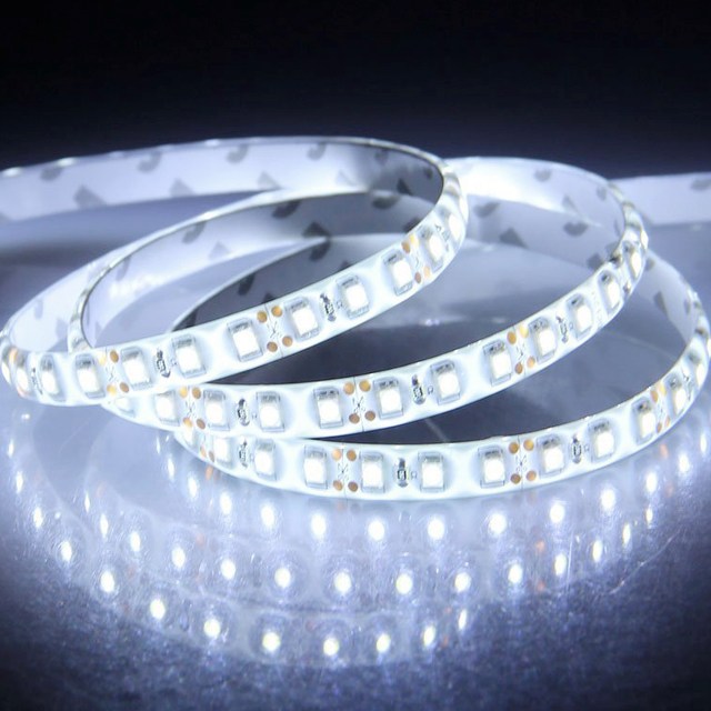 LED마켓 고휘도 플렉시블 슬림 LED바 12V 5050칩 LED스트립 줄조명 5M롤 8,100원