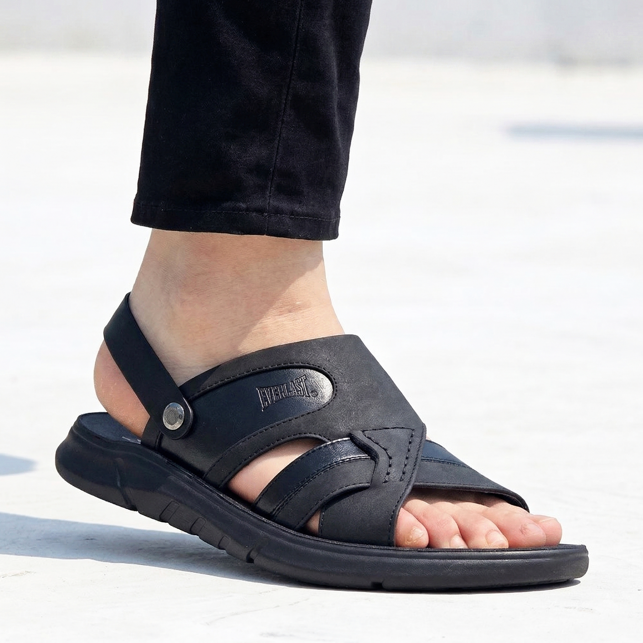 에버라스트 남자 쿠션 발편한 샌들 겸용 슬리퍼 오픈토 스트랩 여름 신발 29,800원