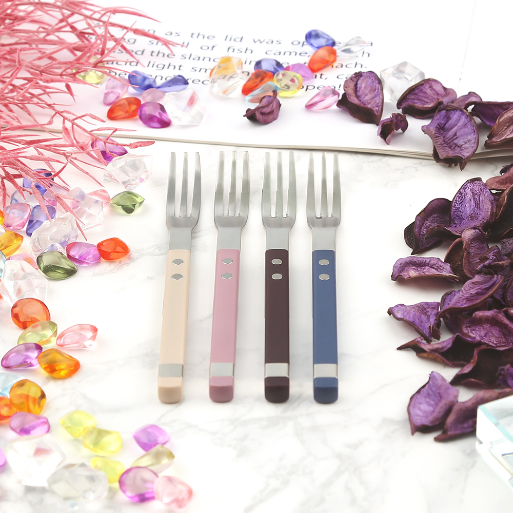 보겐 스퀘어 솔렌 커트러리 티포크 4종 세트 45,300원