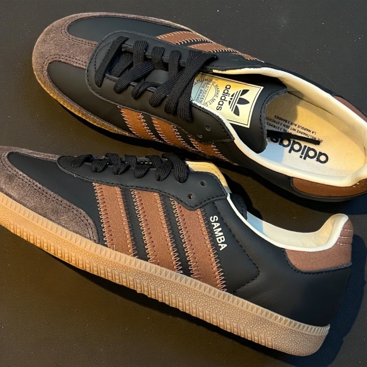 아디다스 삼바 OG 블랙 & 브라운 IE9123 데일리캐주얼 남녀공용 SAMBA 72,000원