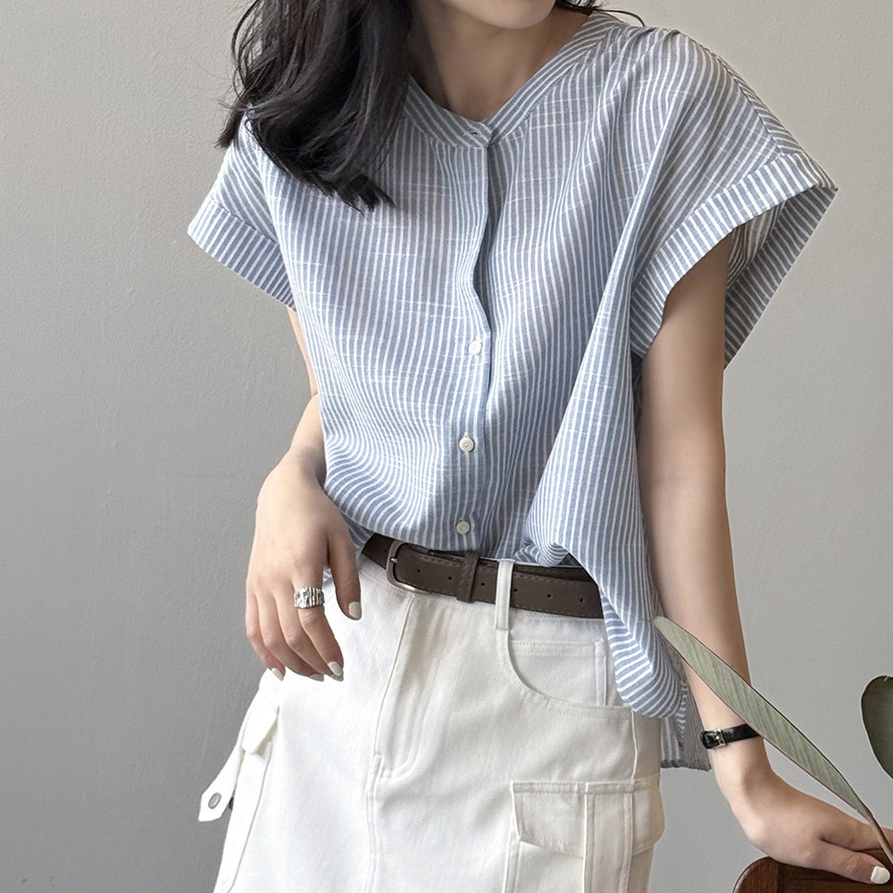 퀸앤조이 네이루 민소매 스트라이프 셔츠 블라우스 51,800원