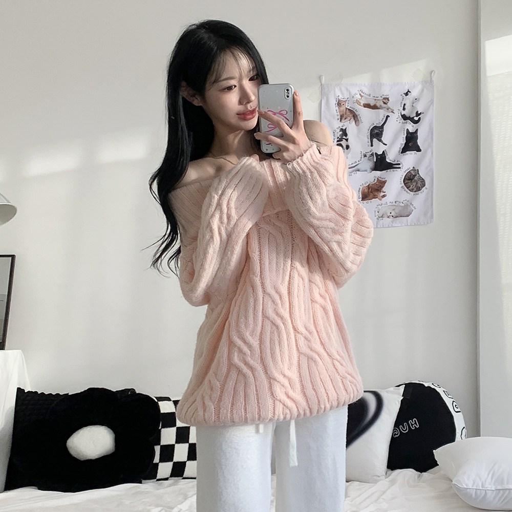 [도톰폭닥/4col] 바니 여리핏 오프숄더 꽈배기 헤어리 울 니트 44,100원