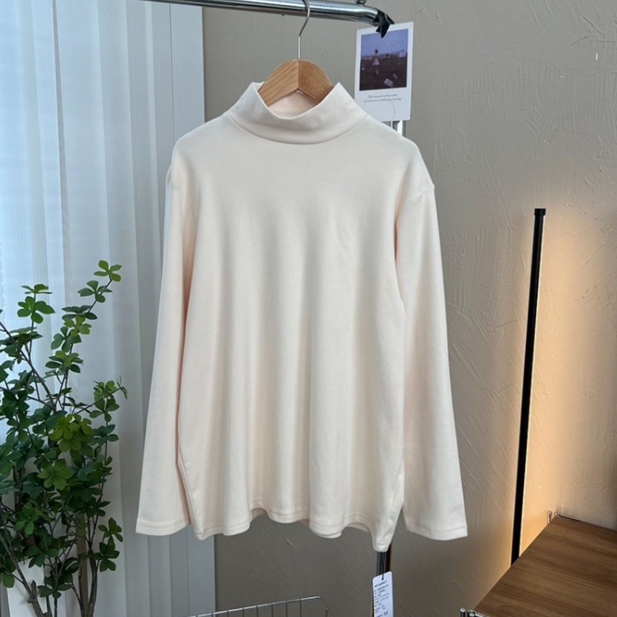 PLYU 루즈핏 양면 피치기모 소프트 겨울 데일리 반폴라티셔츠 24,900원