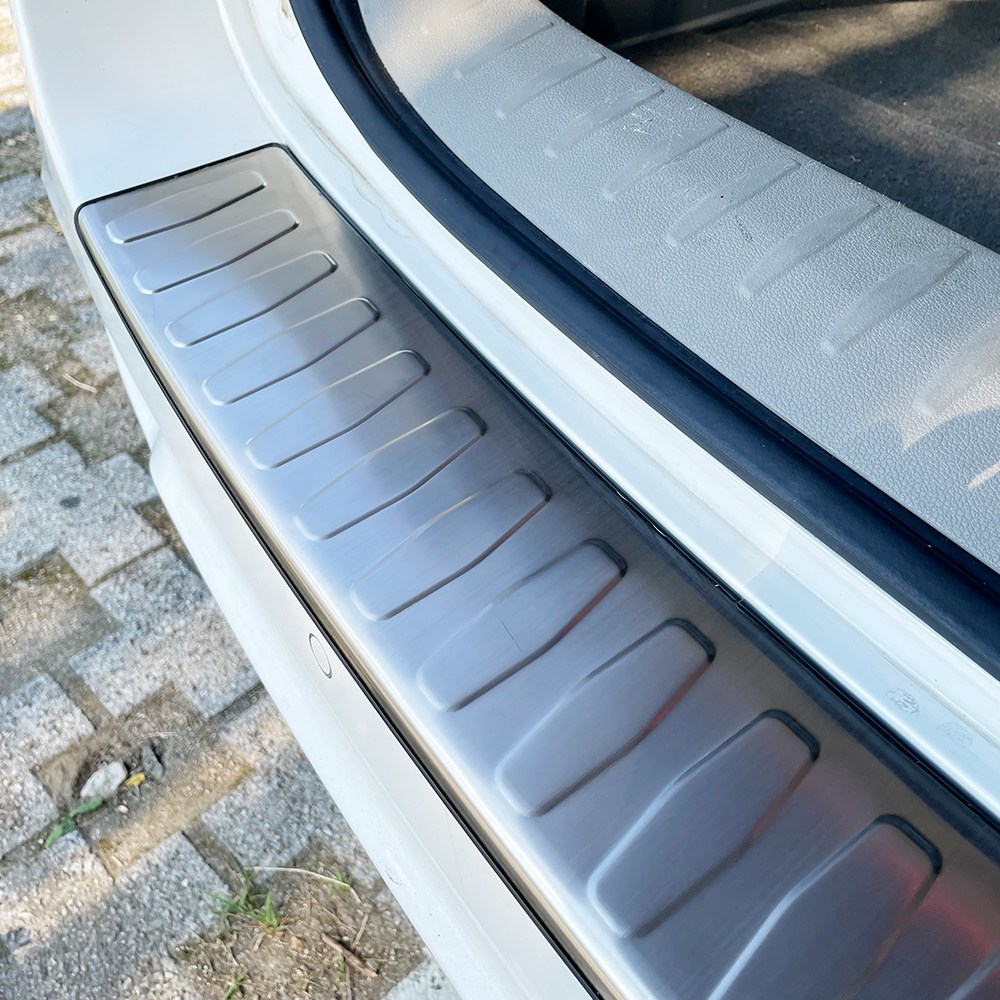 더블랙 호환 더뉴올뉴카니발 튜닝 용품 트렁크 범퍼패드 몰딩 실버 블랙 41,500원