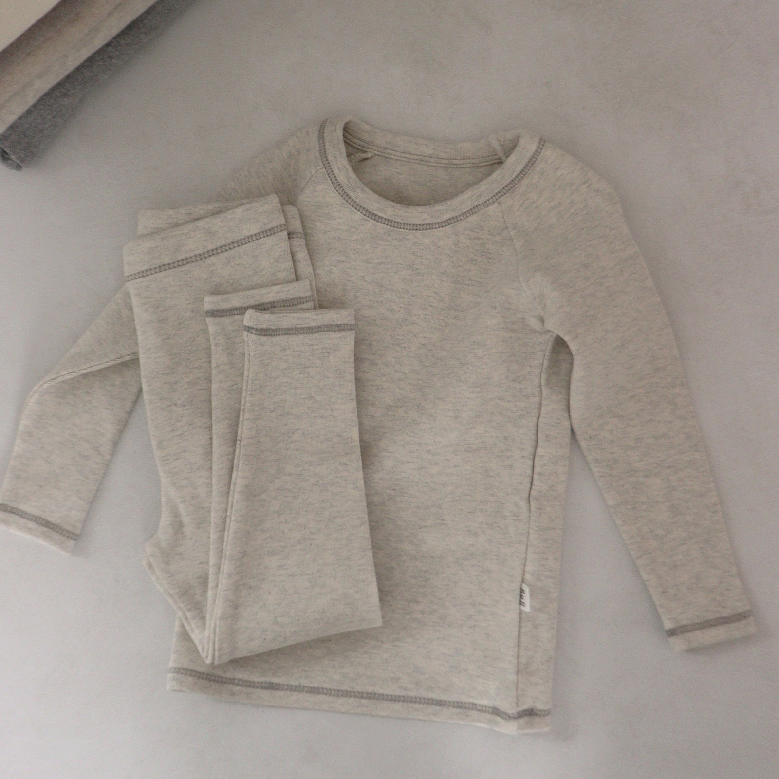 피카부 아동용 토토리 도톰 실내복 상하의 세트 20,400원