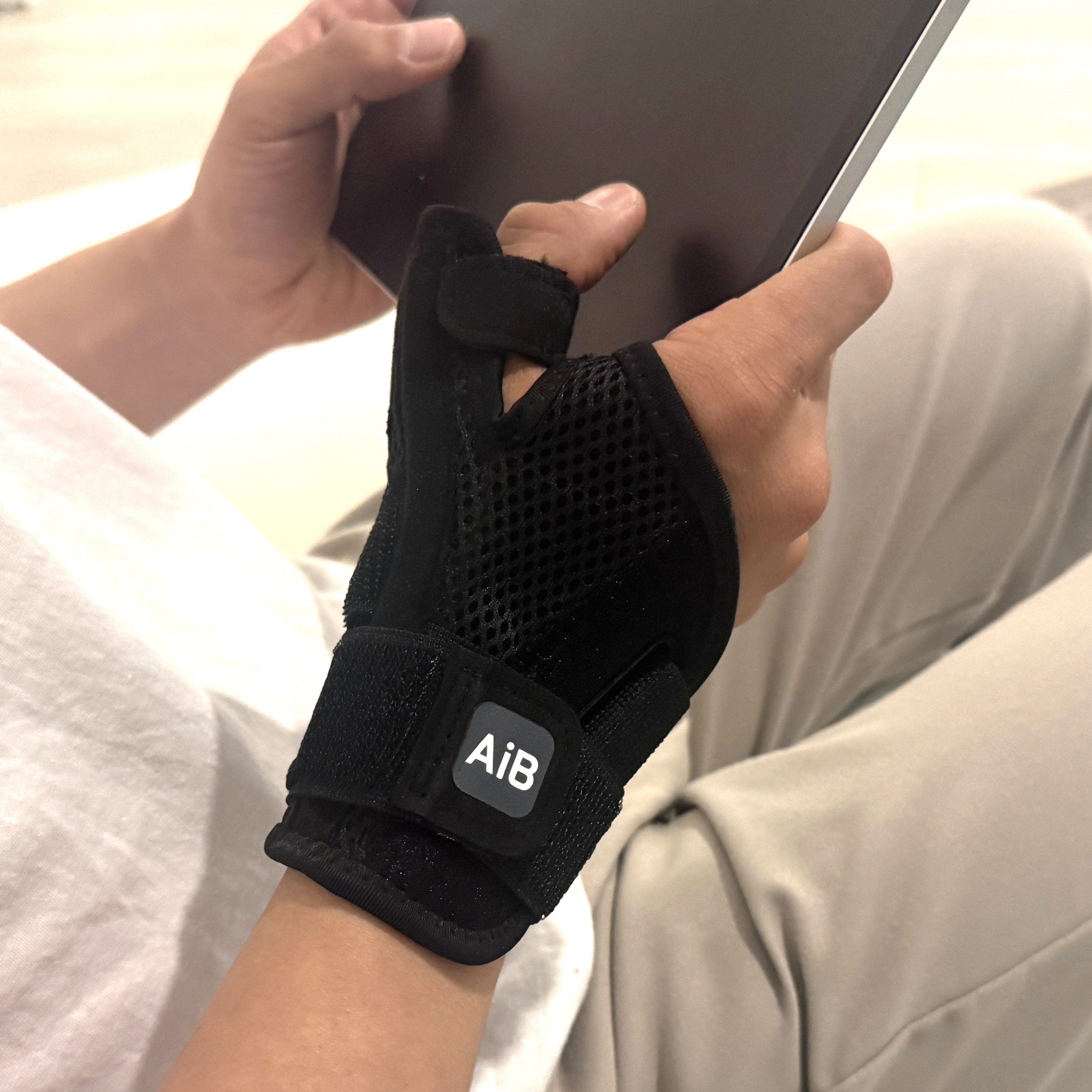 올인바디 손목보호대 밴드 테니스 골프아대 헬스 손목 운동, 1개, 블랙 12,950원