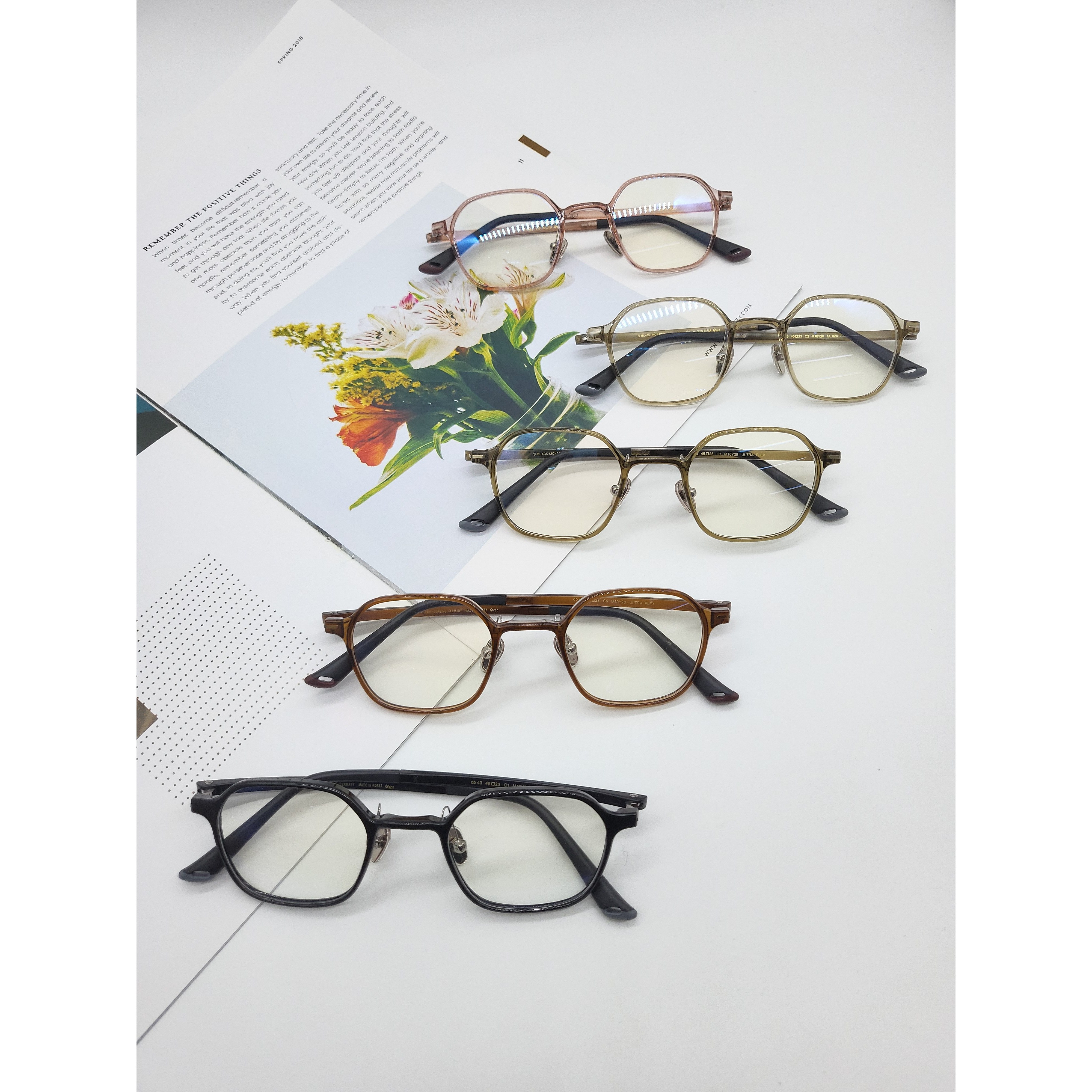 블랙몬스터 db43 알작은 각진 안경테 뿔테 45사이즈 7그램 84,900원