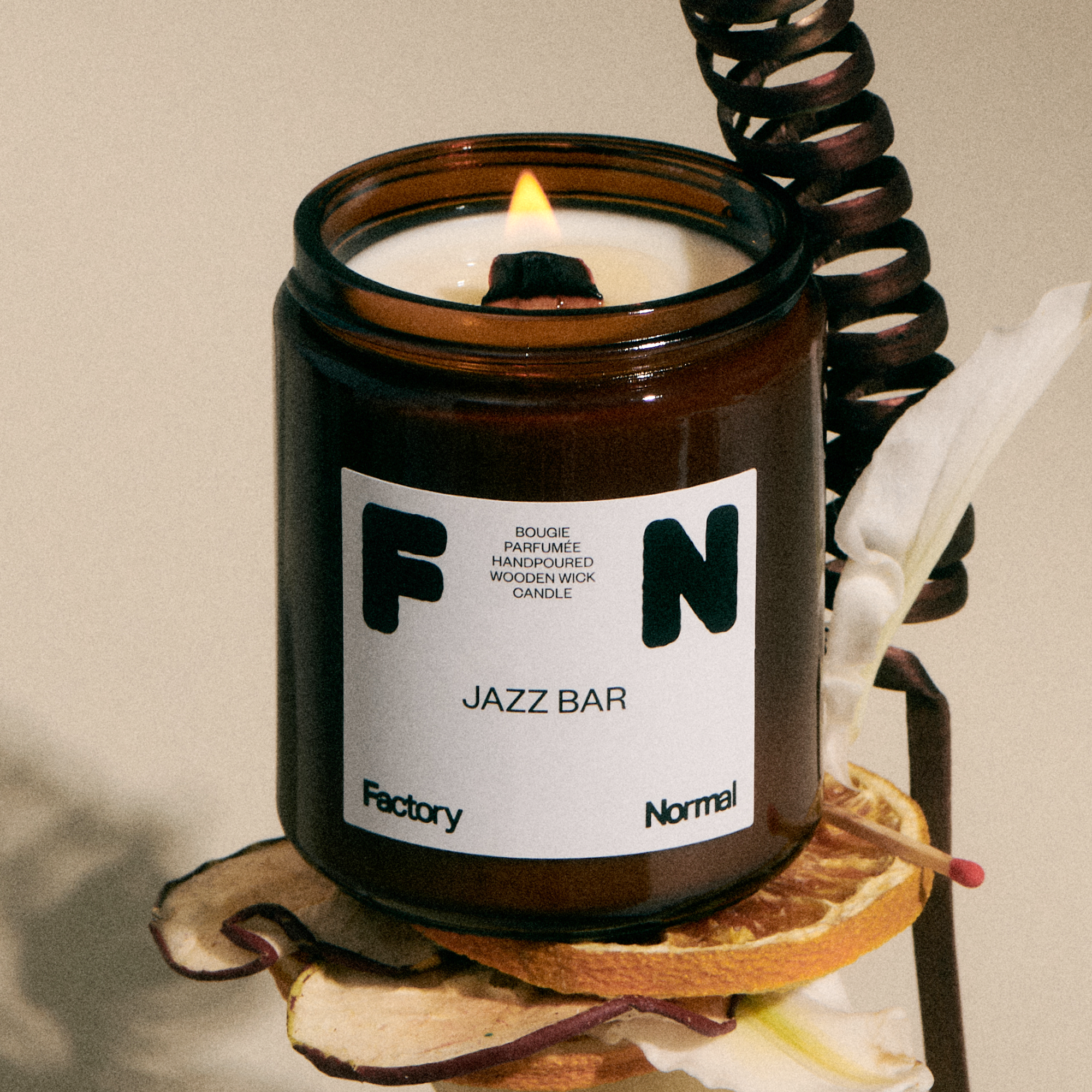 팩토리노멀 갈색병 우드심지 소이캔들 대형, 재즈 바, 210g, 1개 24,000원