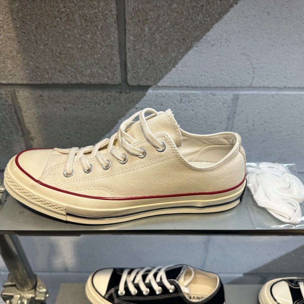 [백화점매장판] 컨버스 척70 클래식 파치먼트 스니커즈 162062C 95,000원