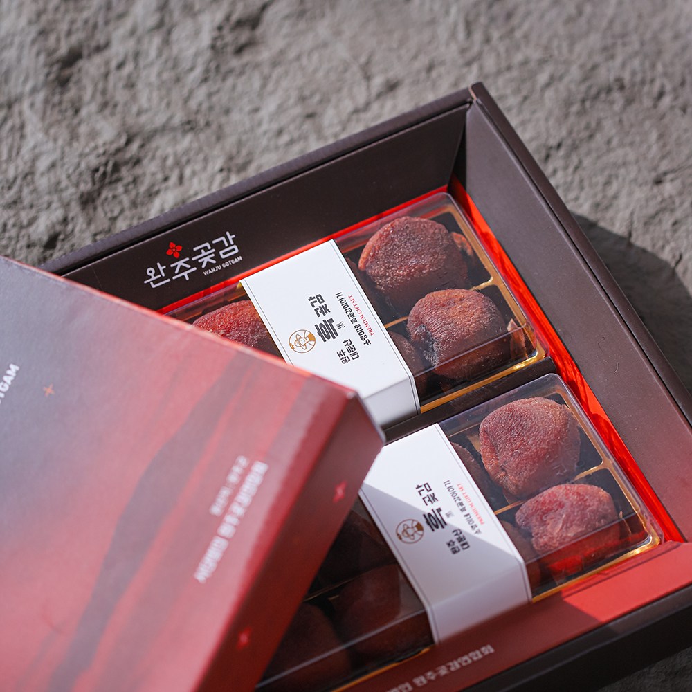 귀하디 귀한 완주 흑곶감 선물세트, 1개, 흑곶감 프리미엄3팩 선물세트 30과(개당 60-69g) 112,200원