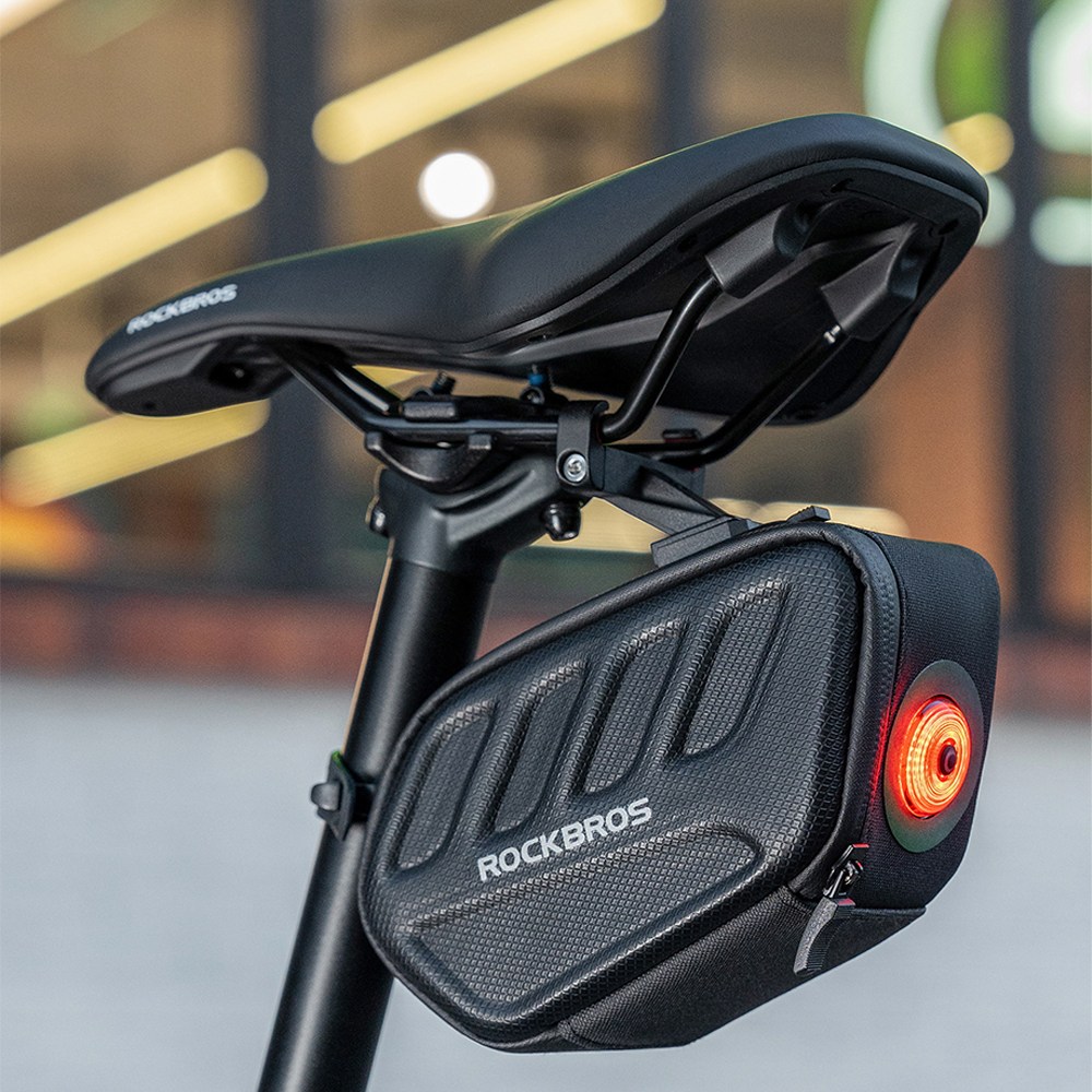 락브로스 자전거가방 안장가방 새들백 싯포스트백 하드케이스 후미등 일체형 C61 32,900원
