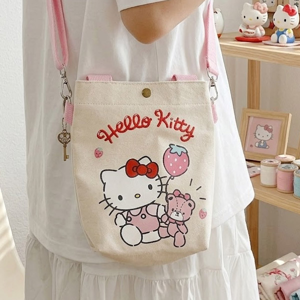 산리오 미니 에코백 헬로키티 스트로베리 베어 캔버스 크로스백 귀여운 가방 11,900원
