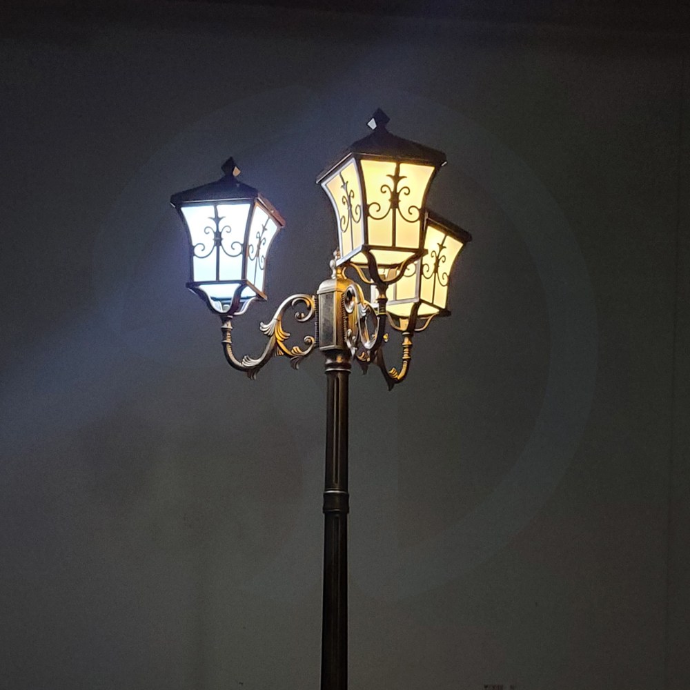 솔까든 태양열 조명 동양풍 3구 앤틱 2.4M 태양광 가로등 2색불빛 내장 인테리어 실외 솔라 정원등 458,970원