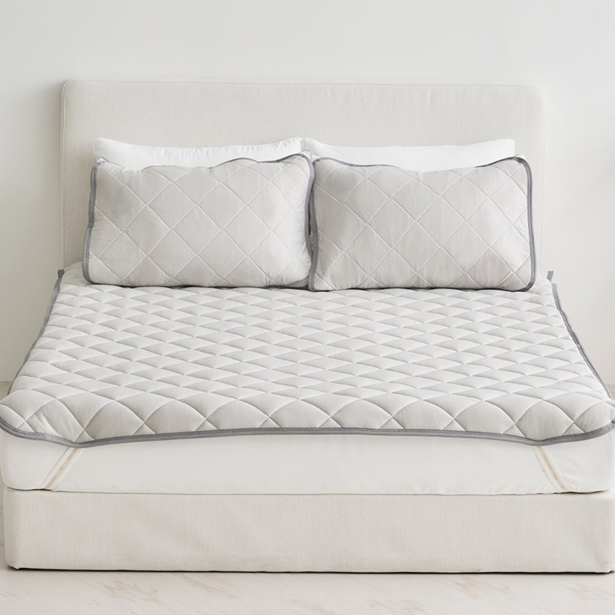 [헬렌스타인] PCM 냉감 패드 세트 S/Q/K/LK(패드+베개커버), 쿨매트, 그레이스트라이프 1,080,000원