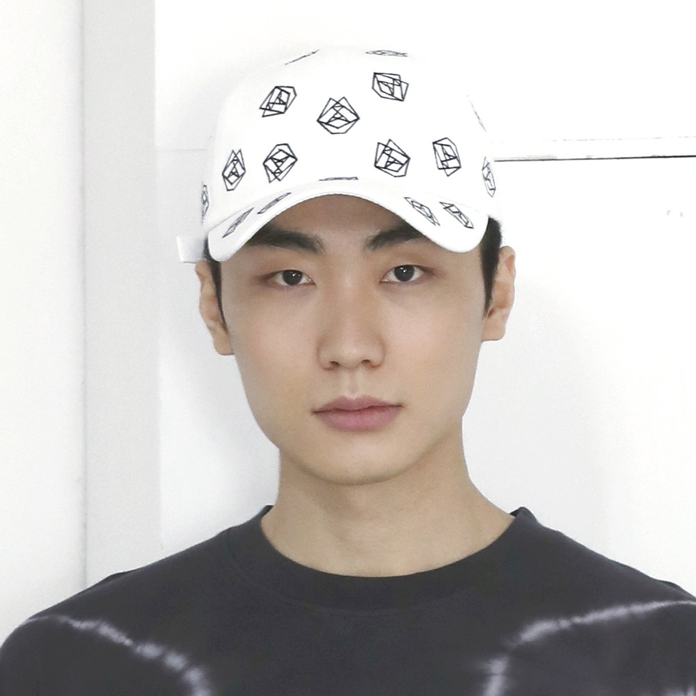 타임슬립 볼캡 멀티플 로고 남여공용 커플 모자 59,000원