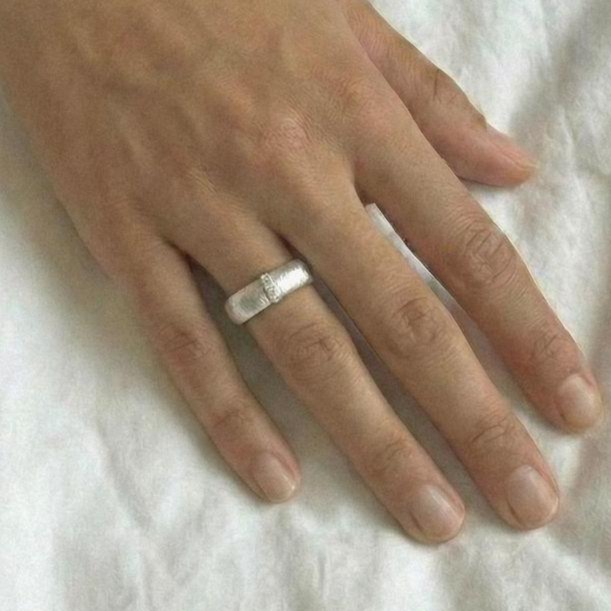 아오라(aora) 여성용 브러쉬드 라인 링 볼드 0089 23,800원