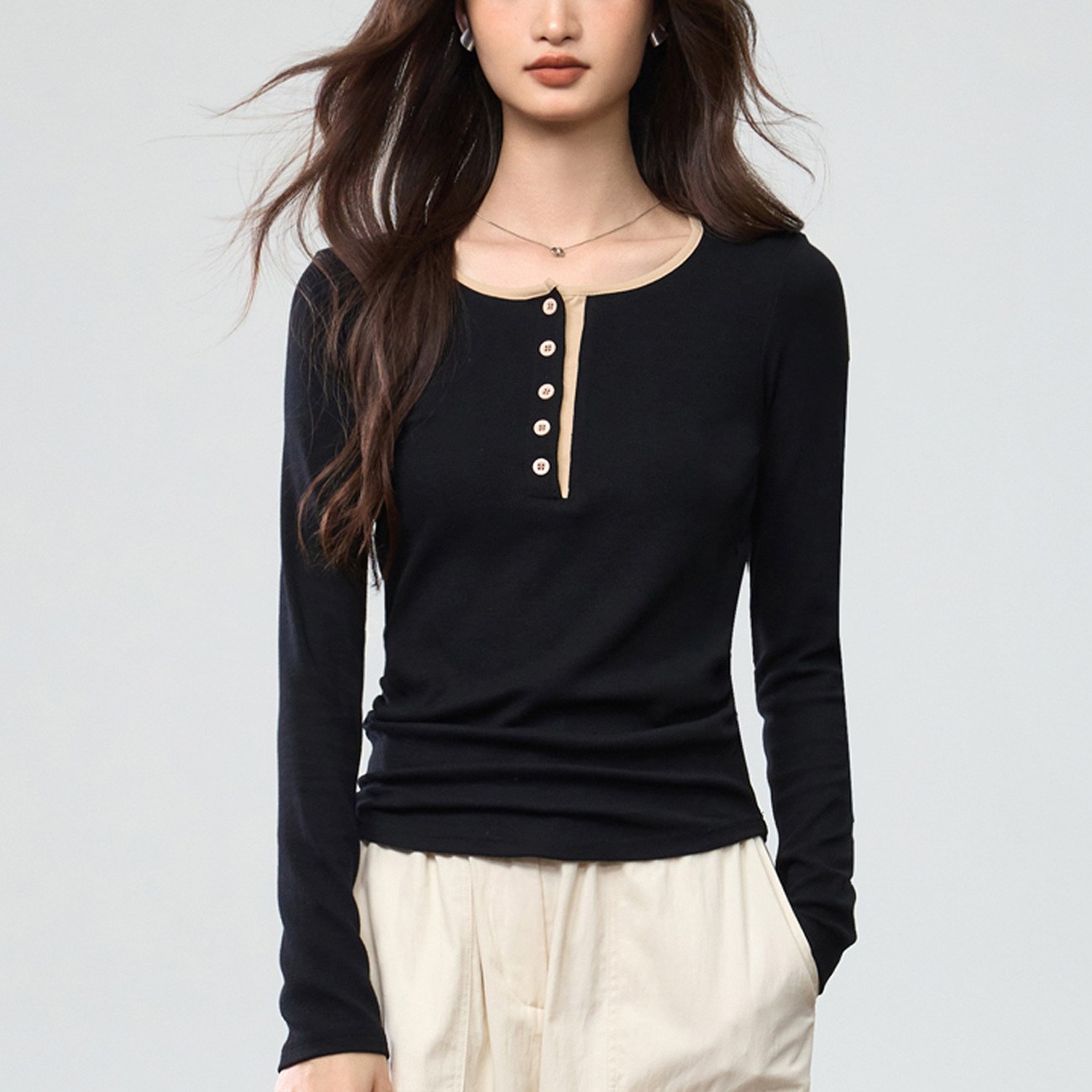 엘에프제트 여성 헨리넥 슬림핏 배색 골지 긴팔티셔츠 25654 27,900원