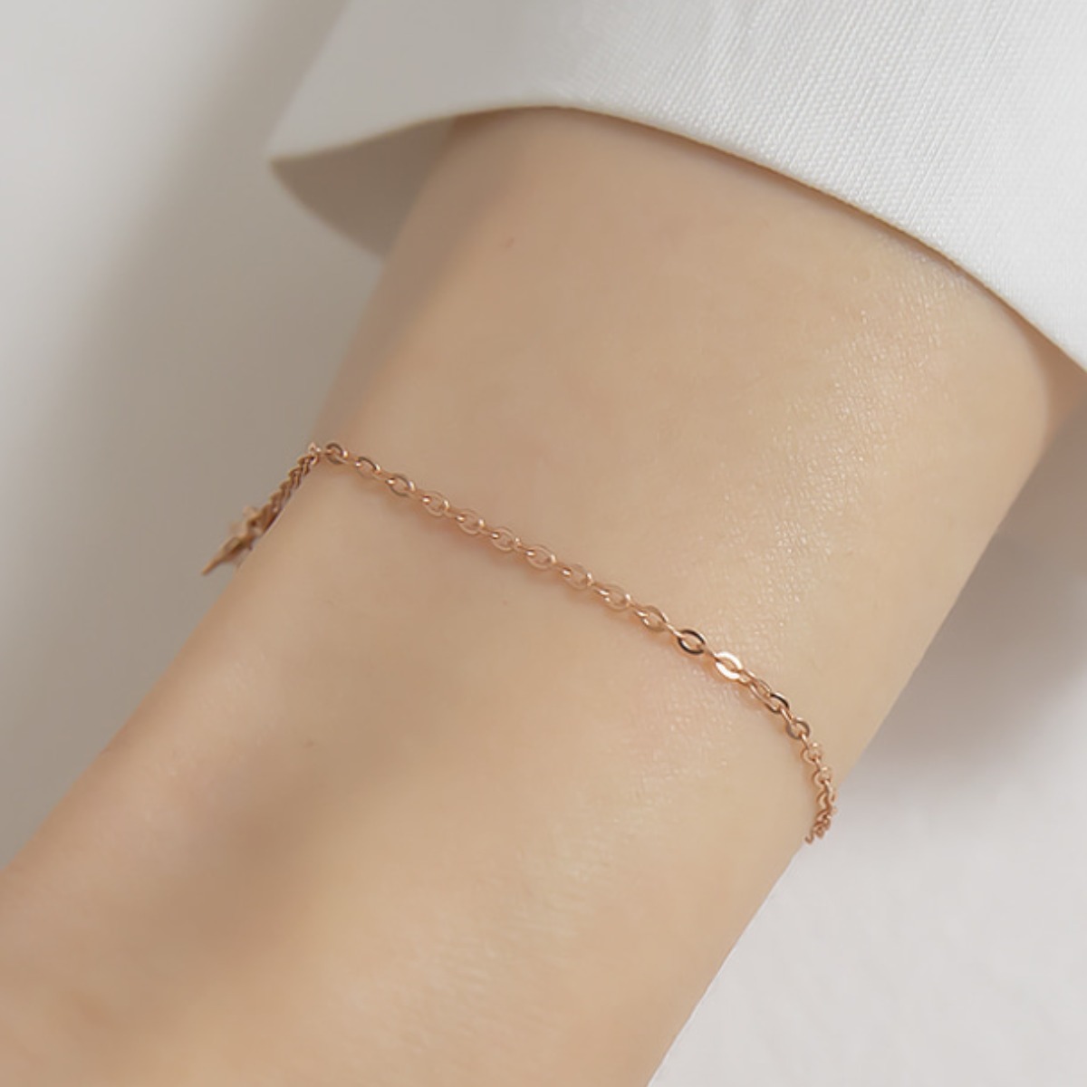 모두디자이너 실버925 베이직 심플 슬림 체인 실팔찌 04 27,500원