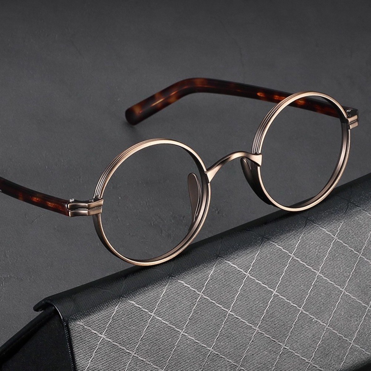 우브로 일제 라운드 안경 안경테 티타늄 일본 금자 뿔테 긱시크 둥근 동그란 김구 존레논 남자 여자 해리포터 128,000원